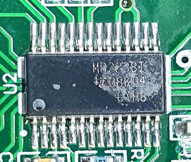 Multi-channel linear driver/receiver, marked MB3238I 08K G4 CYH8