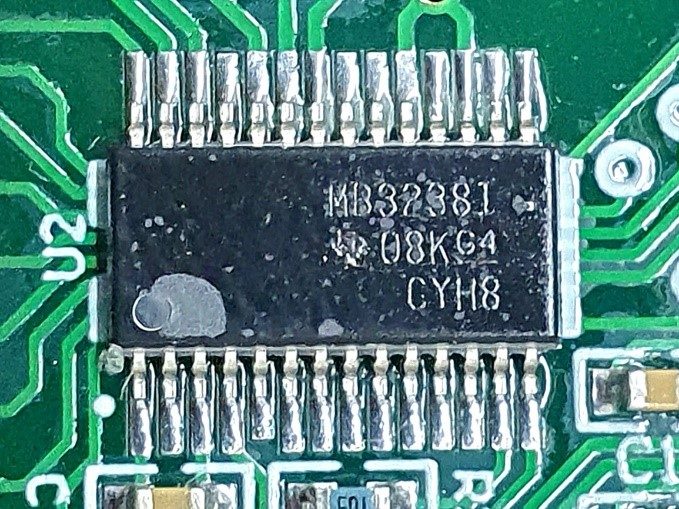 Multi-channel linear driver/receiver, marked MB3238I 08K G4 CYH8