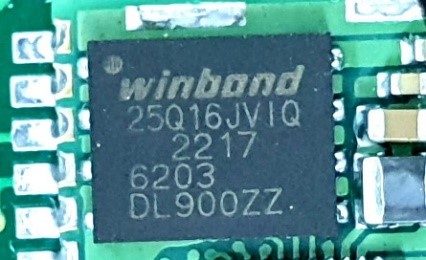 Flash memory, marked Winbond 25Q16JVIQ 2217 6203 DL900ZZ