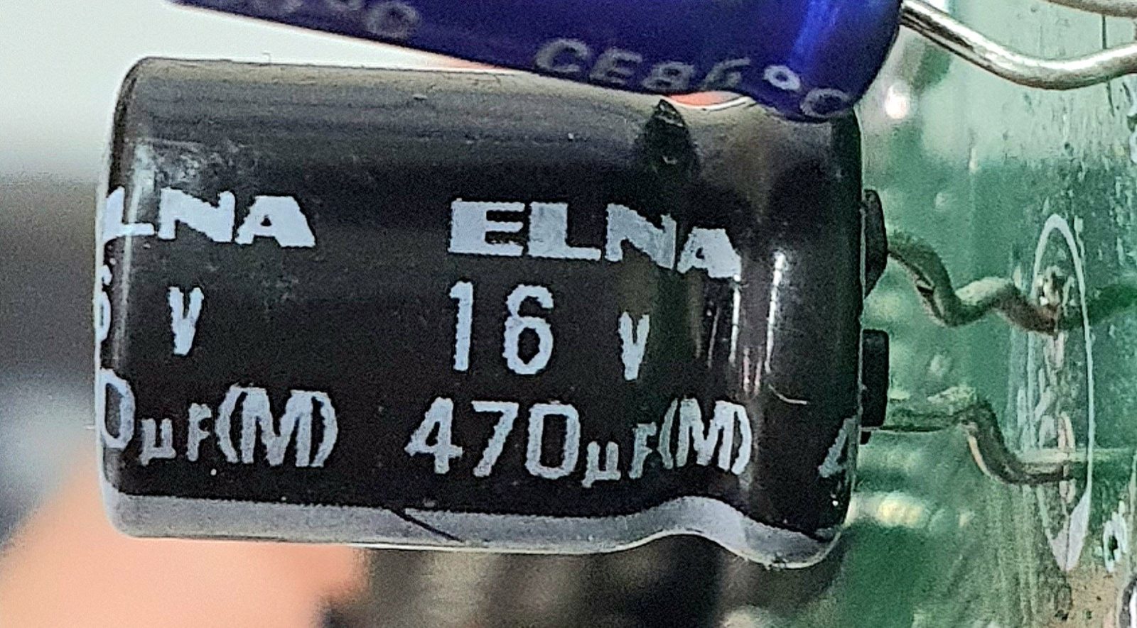 Electrolyte capacitor, marked 16V 470чний: µF (M)