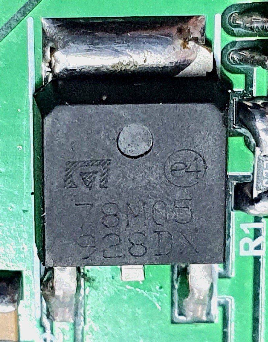 Voltage stabilizer, marked 78М05 928BX