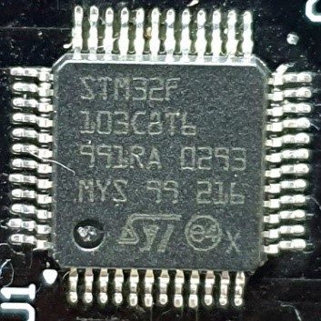 Microcontroller, marked STM32F 103C8T6 991RA 0293 MYS 99 216