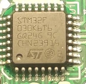 Microcontroller, marked STM32F030K6T6 GQ246 9C CHN 23914