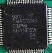 32-bit 80 MHz microcontroller based on ARM Cortex M4F, marked 980 YF TM4C1230 C3PMI 56ANE5W G4