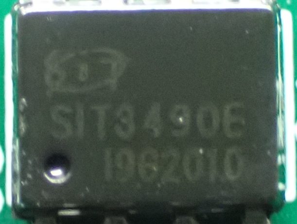 RS-485/RS-422 Transceiver, marked SIT3490E I962010