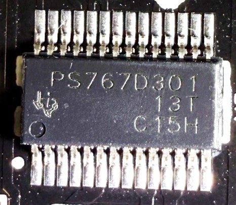 Voltage regulator with two outputs, marked PS767D301 131 C15H