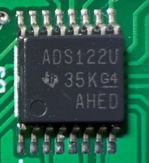 Analog-to-Digital Converter 24 bit, marked ADS122U 35K g4 AHED
