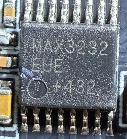 Multichannel RS-232 line driver and receiver, marked MAX3232 EUE +432