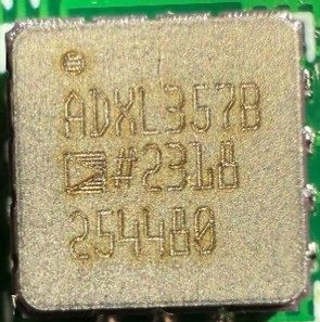 Low noise 3-axis MEMS accelerometer, marked ADXL357B #2318 254480
