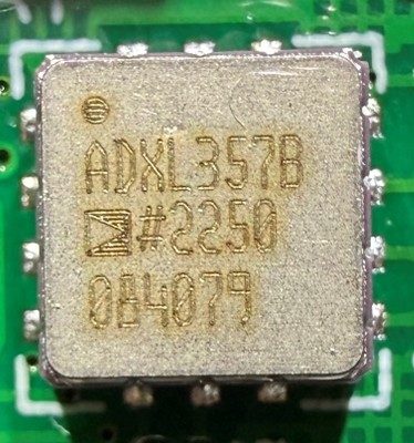 Low noise 3-axis MEMS accelerometer, marked ADXL357B #2250 084079