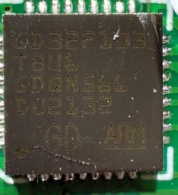 Microcontroller 32-bit, marked GD32F103TBU6 GDQN566 DJ2132 GD