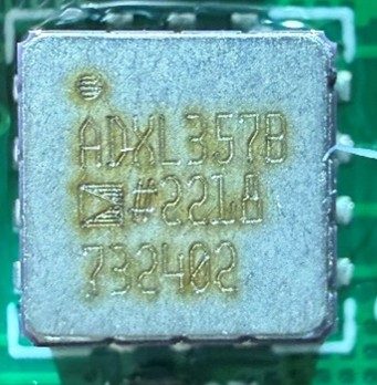 Accelerometer, marked ADXL3578 #2218 732402