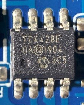 MOSFET Driver, marked TC4428E 0A 1904 3C5