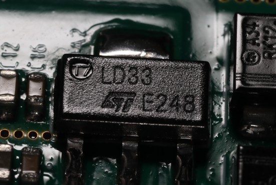 Voltage regulator — photo