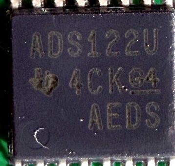 Analogue-to-digital converter, marked ADS122U 4CK G4 AEDS