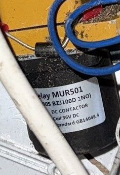 DC contactor, marked Relay MUR501 (AZJ100S BZJ100D 1NO)