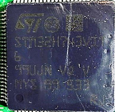 Microcontroller, marked STM32H743VIT 6 99UJN VQ V MYS 99 533
