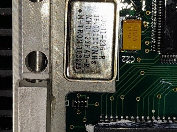 Quartz element, marked 00601-236-R 16.000000MHz MHO+23FAD-R M-TRON №103225
