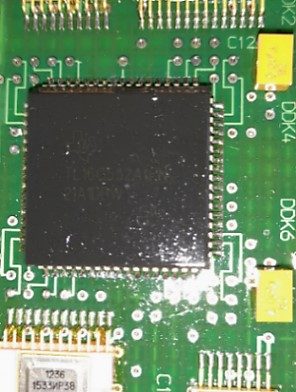 Microcircuit, marked TL16C552AFN 21A IDRW C4