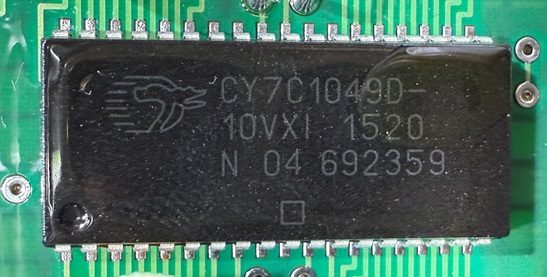 Memory chip, marked CY7C10490 10VXI 1520 N 04 692359