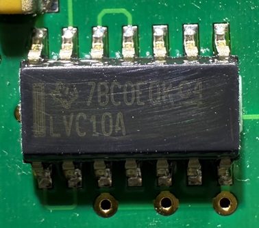 Triple 3-Input Gate, marked SN74LVC10A 7BC0EQK LVC10A