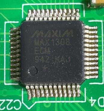 Analog-to-Digital Converter 12 bit, marked MAX1308 ECM 942 KA3