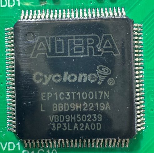 PLD, marked EP1C3T100I7N L BBD9H2219A VBD9H50239 3P3LA2A0D