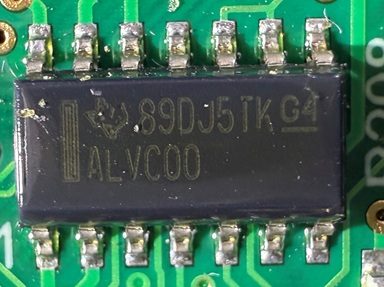 Quadruple 2-Input Positive-NAND Gate, marked SN74ALVC00 89DJ5TK G4 ALVC00
