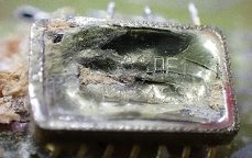TTL series digital transistor logic integrated circuit with schottky diodes, marked 1533ЛЕ1 2423
