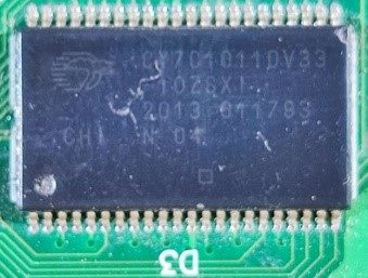 Integrated circuit, marked CY7C1011DV33 10ZSX1 2013