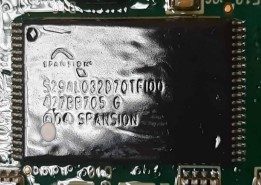 32-megabit flash memory attachment, marked S29AL032D70TFI00