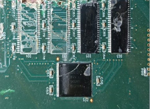 Flash memory SBC chip, marked 128 Mb JS28F128J3F75
