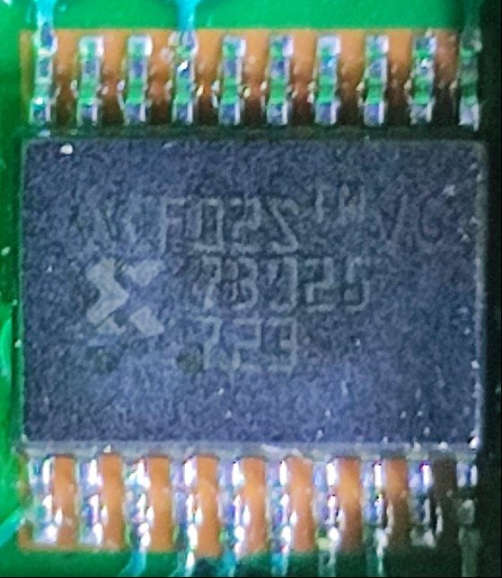 Microcircuit, marked XCF025