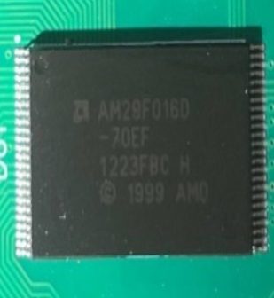 Flash memory chip, marked AM29F016D – 70EF 1223FBC H © 1999 AMO