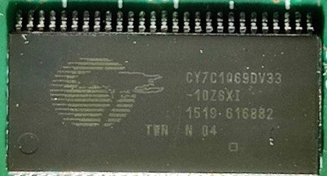 Memory chip, marked CY7C1069DV33-10ZSXI 1519 616882 TWN N 04