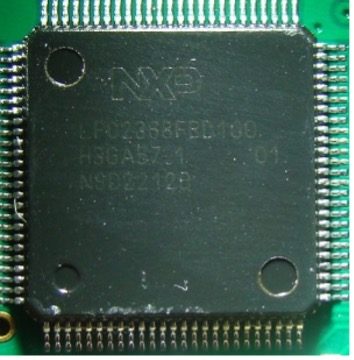 Microcontroller, marked LPC2368FBD100 H3GA5731 01 NSD22120