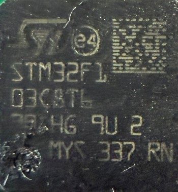 Microcontroller, marked STM32F1 03C8T6 39 HG 9U 2 MYS 337 RN