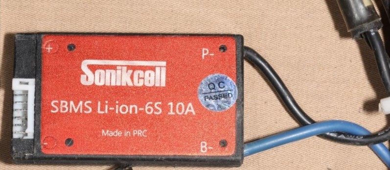 Battery protection and charge control module — photo